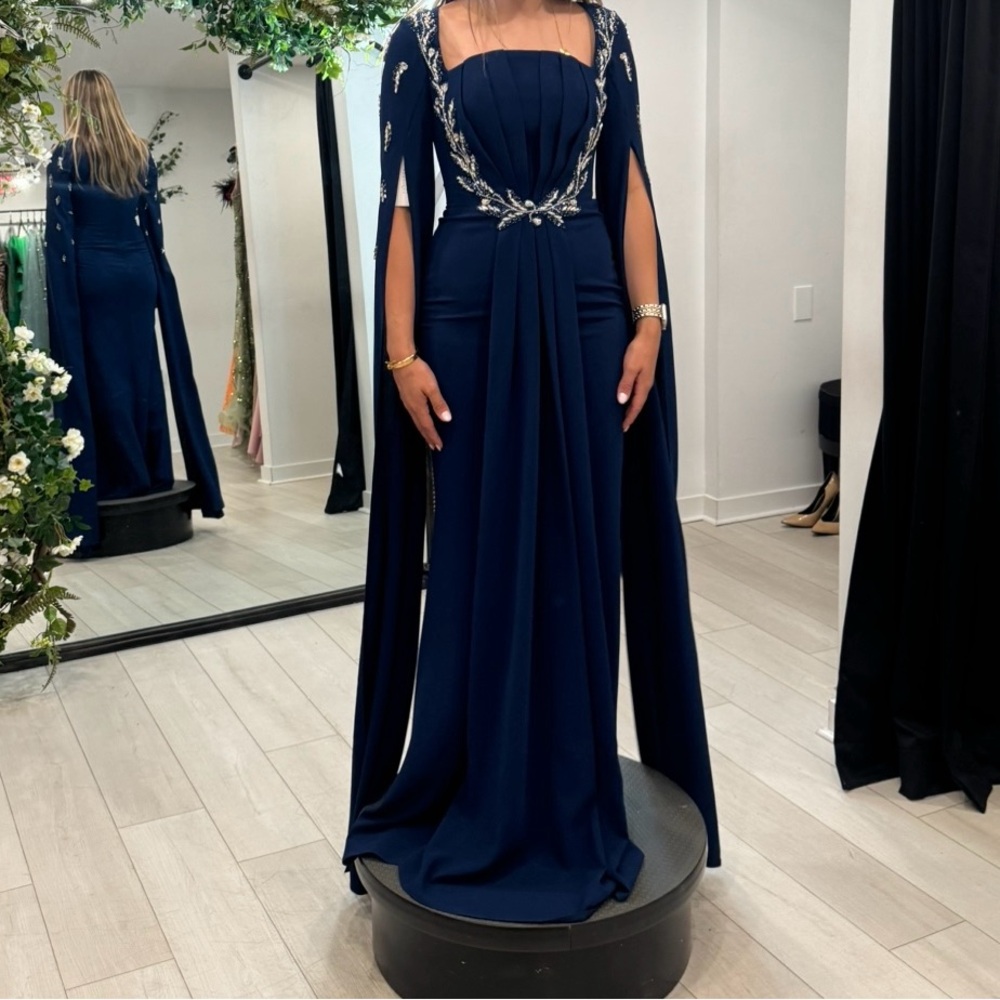 Elegant Navy Blue Evening Gown